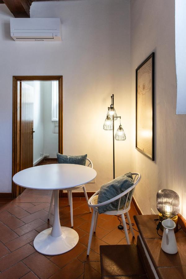 Unique Gem In Piazza Duomo Apartment Firenze Bagian luar foto