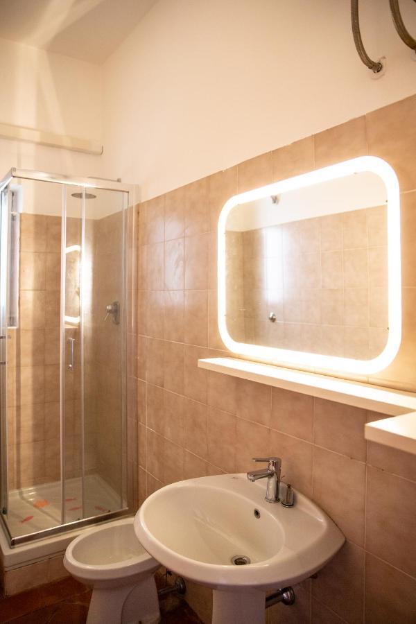 Unique Gem In Piazza Duomo Apartment Firenze Bagian luar foto