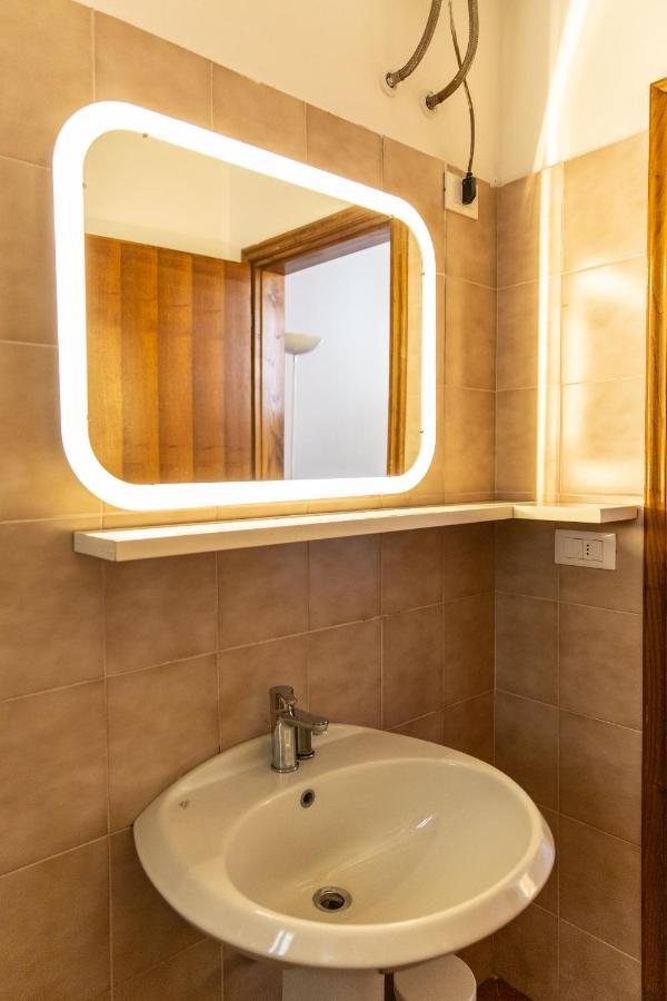 Unique Gem In Piazza Duomo Apartment Firenze Bagian luar foto